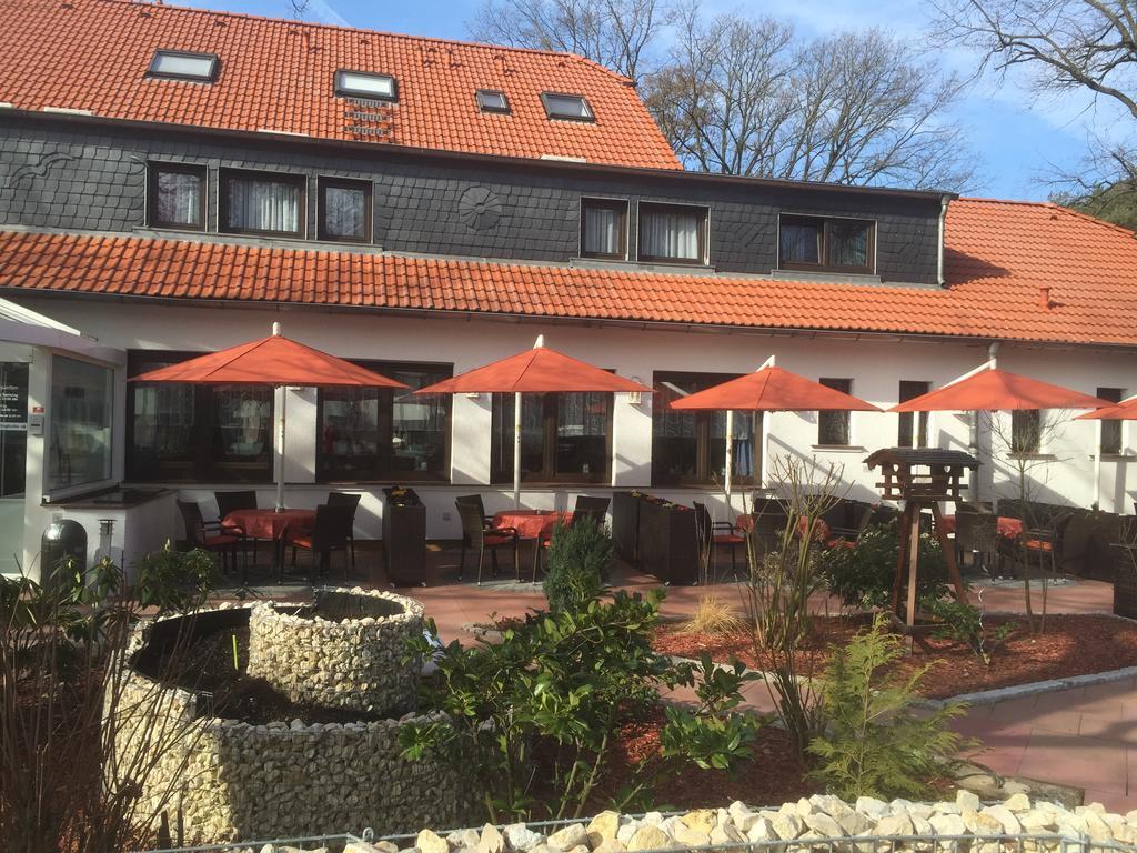 Hotel-Restaurant Roter Hahn Rüsselsheim Exterior foto